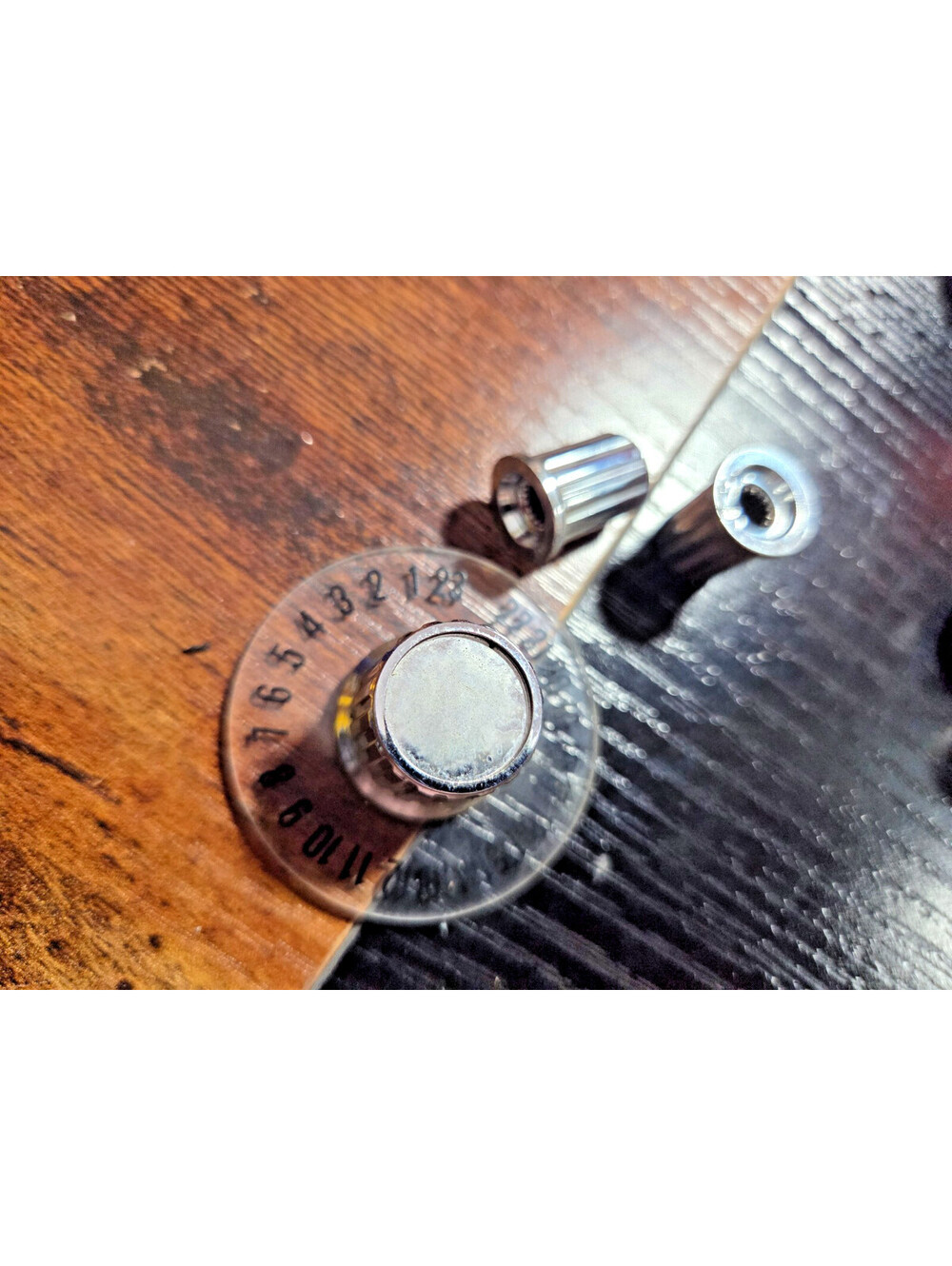 complete set of knobs from a nice midland 863b base station radio